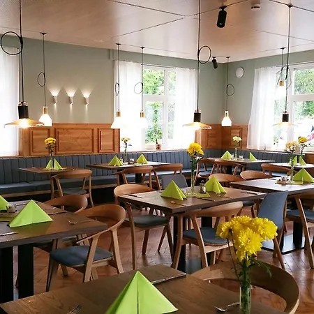 Landgasthof Linde Hepbach, & Restaurant بيت ريفي ماركدورف