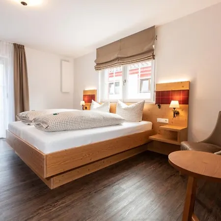 Landgasthof Linde Hepbach, & Restaurant * ماركدورف