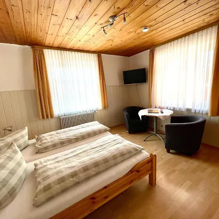 Landgasthof Linde Hepbach, & Restaurant بيت ريفي