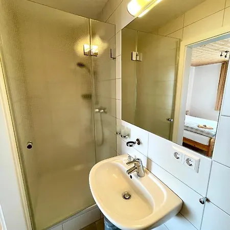 Landgasthof Linde Hepbach, & Restaurant * ماركدورف