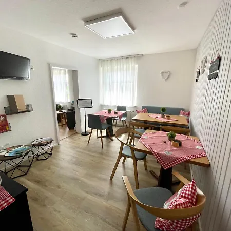 Landgasthof Linde Hepbach, & Restaurant بيت ريفي ماركدورف