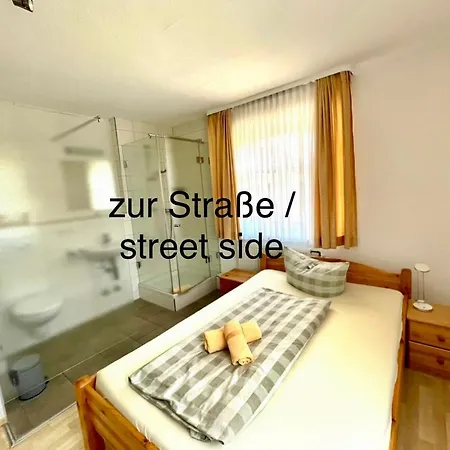 Landgasthof Linde Hepbach, & Restaurant بيت ريفي *