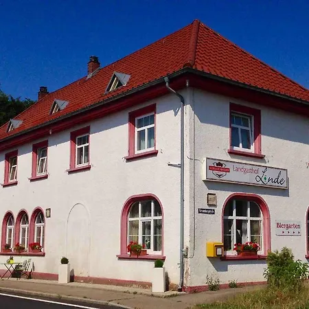 Landgasthof Linde Hepbach, & Restaurant بيت ريفي