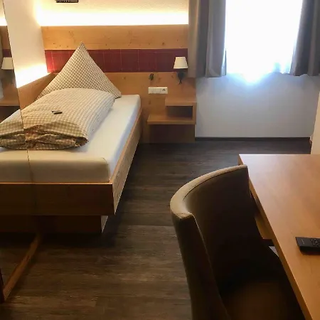 بيت ريفي Landgasthof Linde Hepbach, & Restaurant *